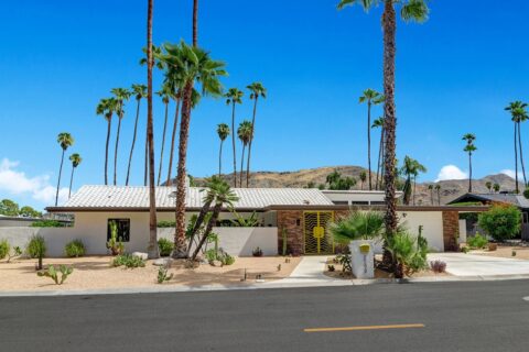 vacation rental with garage and lots of parking